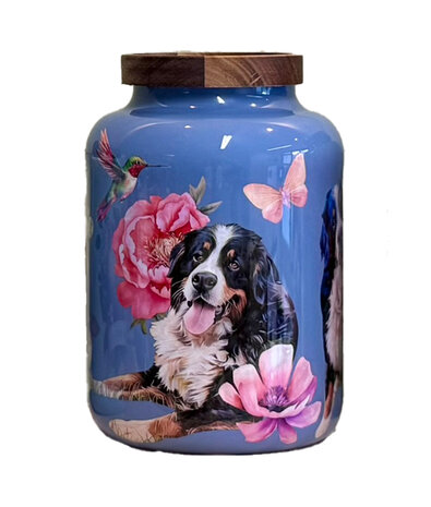 Dieren urn M